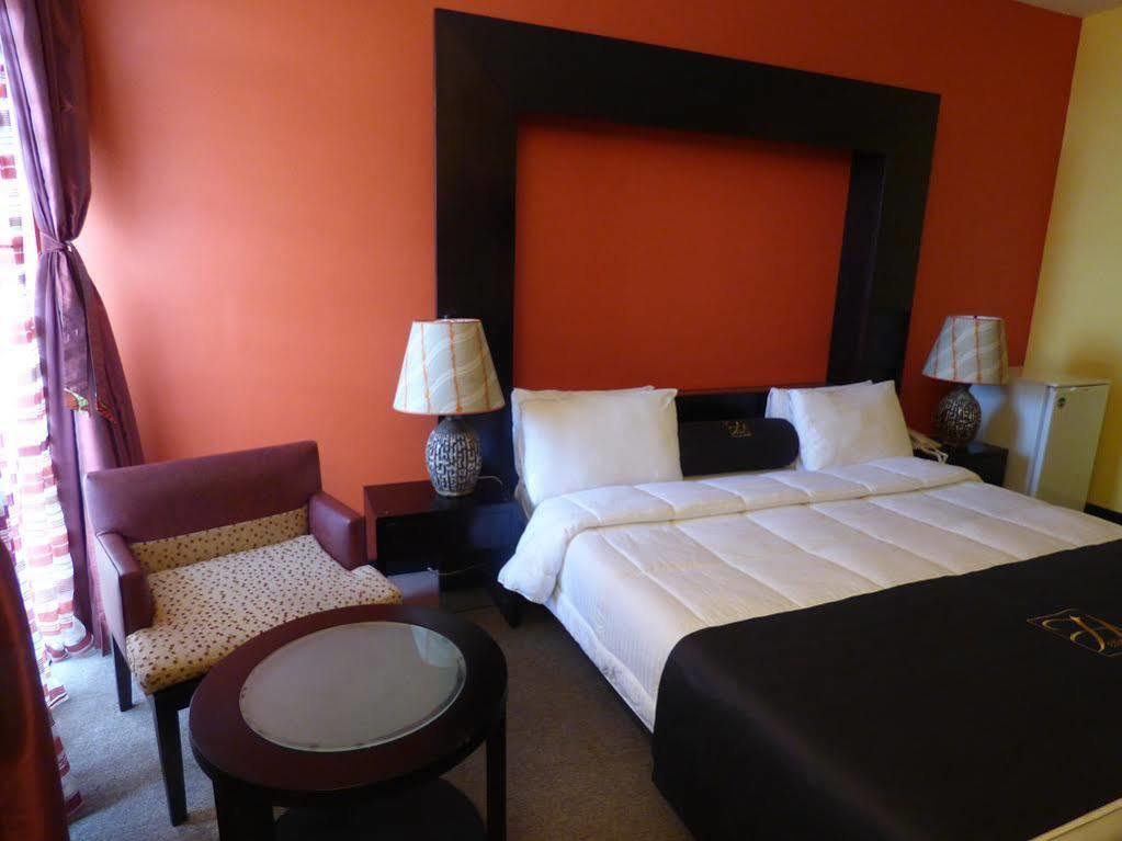 Heden Golf Hotel Abidjan Exterior foto