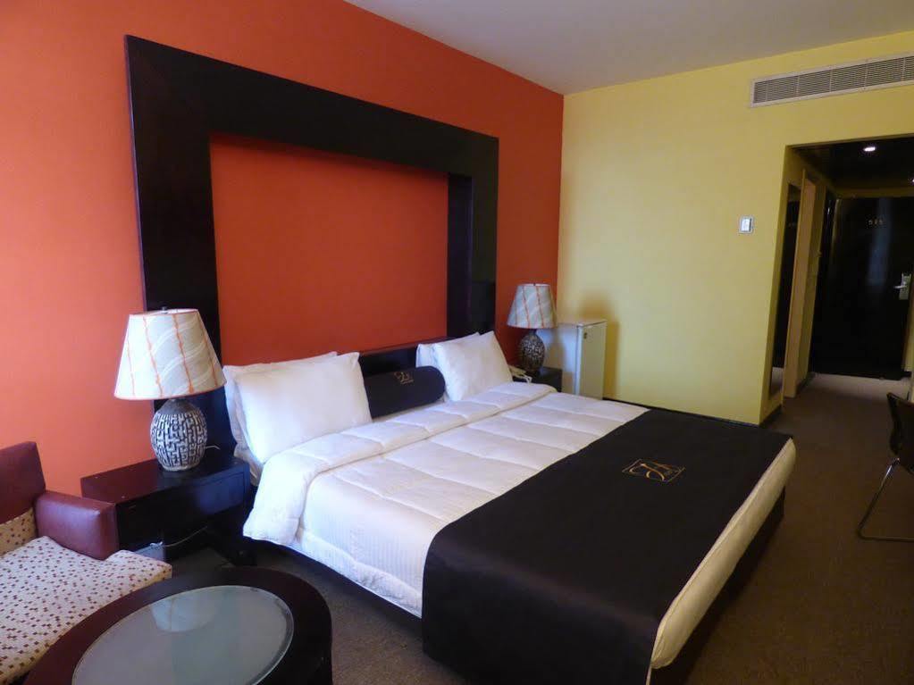 Heden Golf Hotel Abidjan Exterior foto
